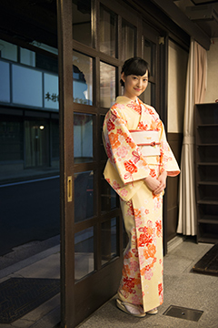 写真：映画「古都」で着用された着物